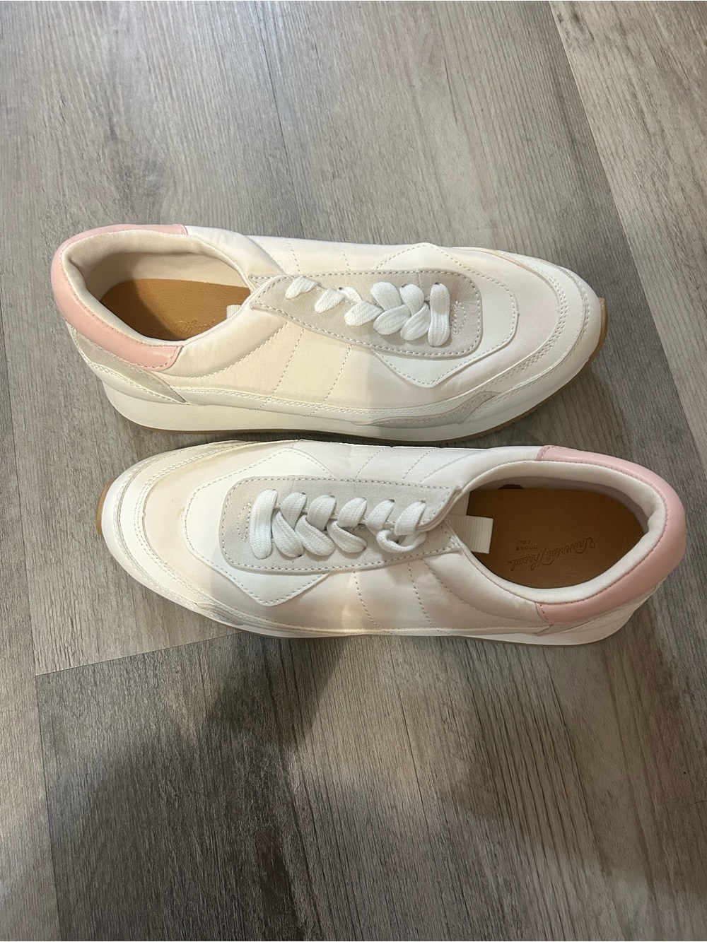 Universal Thread White Sneakers with Pink Heel